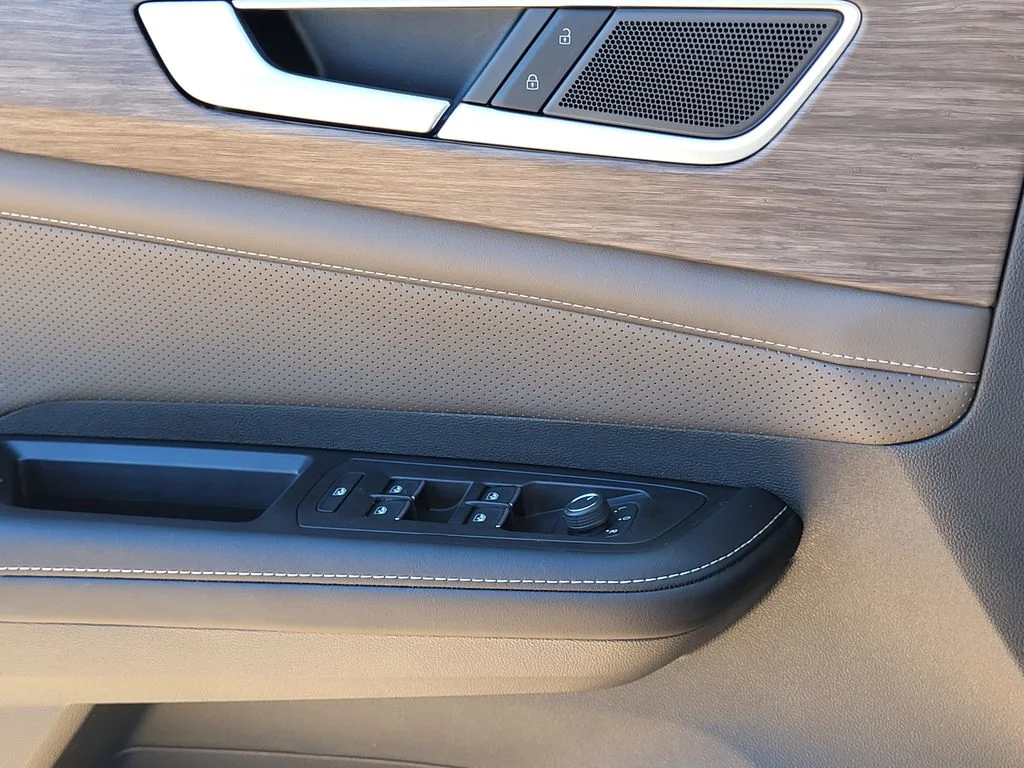 New 2026 Pure Gray Volkswagen 2.0T SEL image 7