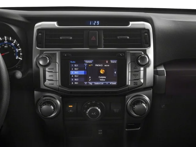 Used 2018 Super White Toyota SR5 image 7