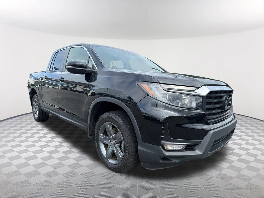 Used 2023 Black Honda RTL image 3