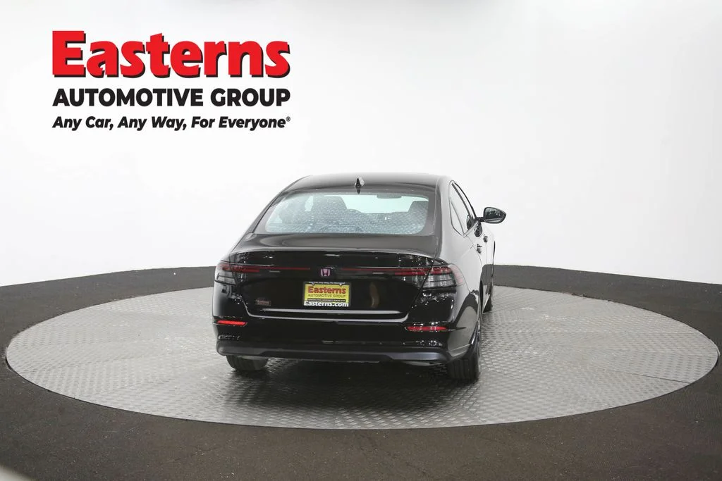 Used 2025 Black Honda SE image 38