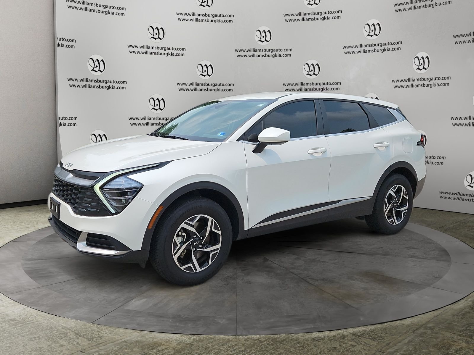 Used 2025 White Kia LX image 1