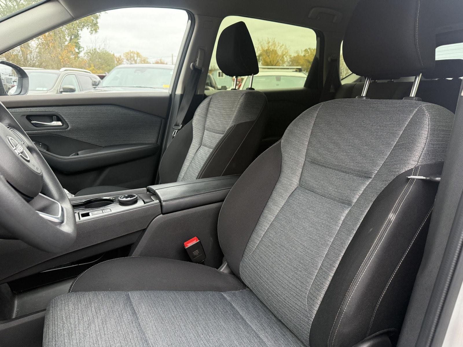 Used 2023 Brilliant Silver Metallic Nissan SV image 10