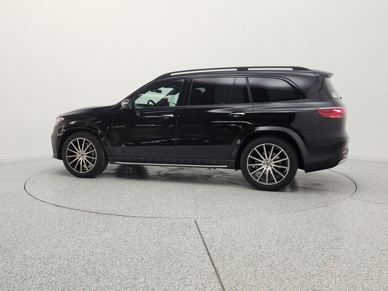 New 2026 Obsidian Black Metallic Mercedes-Benz GLS 580 4MATIC® SUV image 31