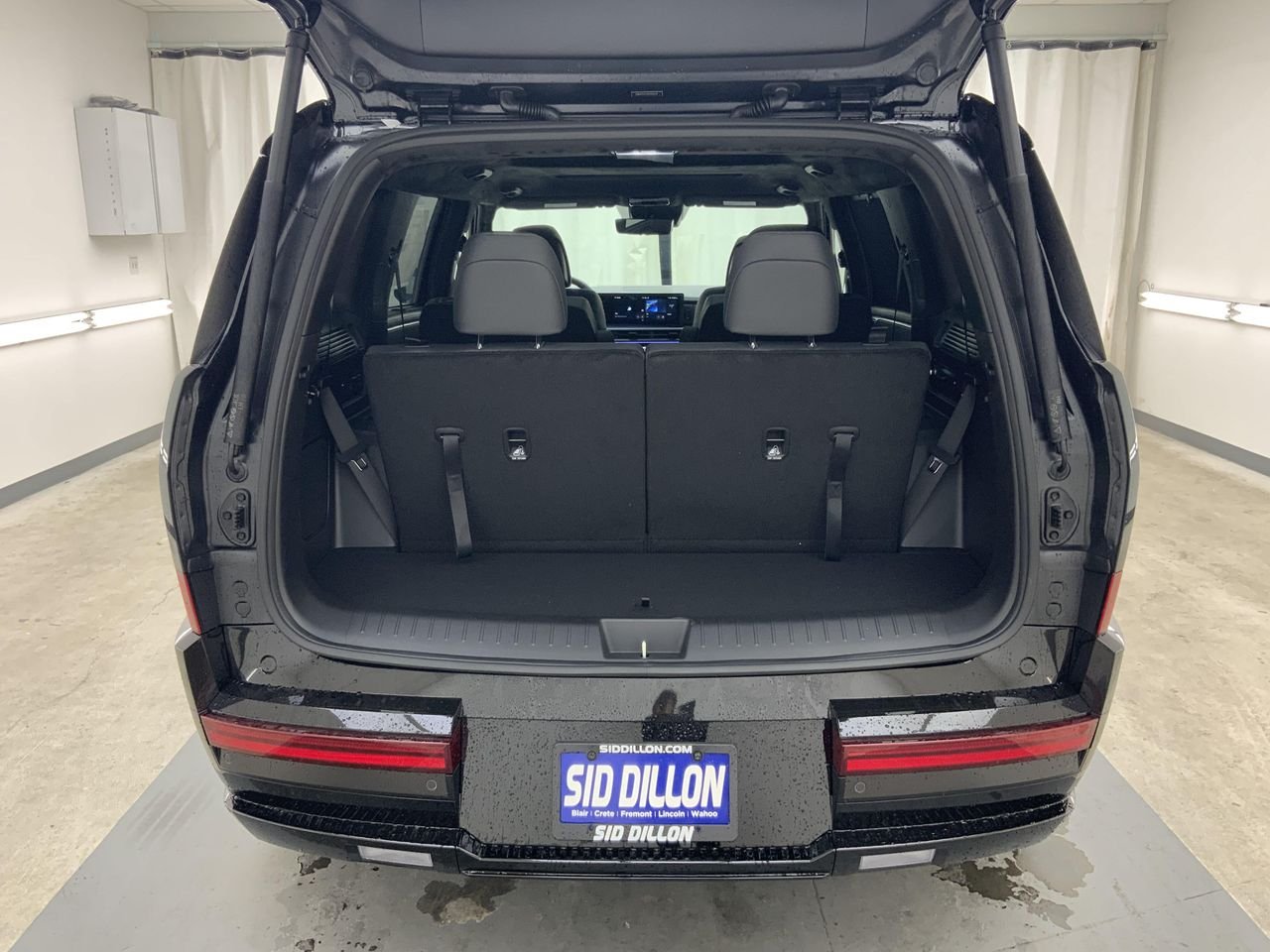 New 2027 Phantom Black Hyundai Calligraphy image 7
