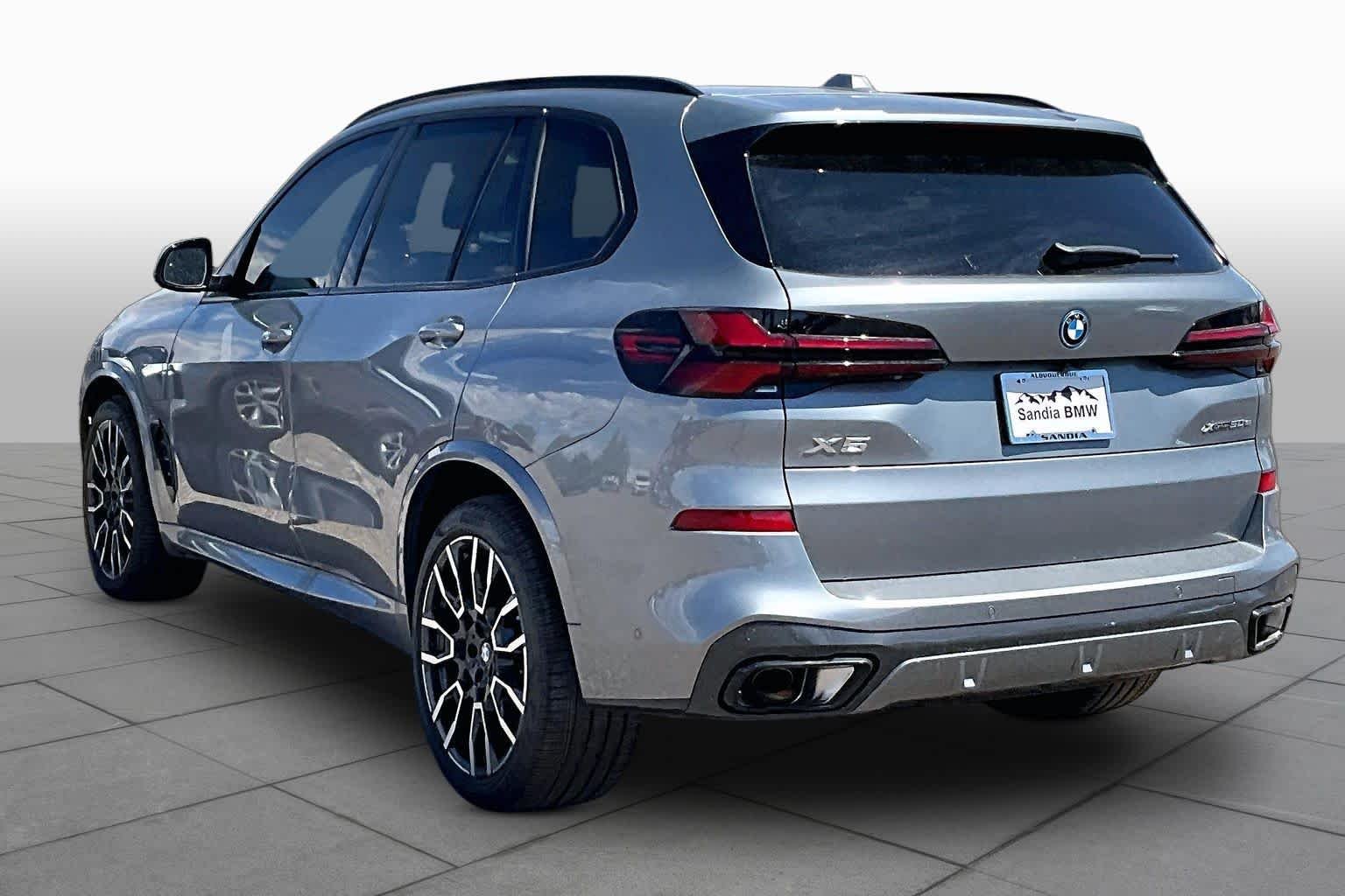 New 2026 Skyscraper Grey Metallic BMW xDrive50e image 12