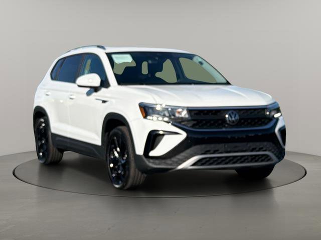 2023 Volkswagen Taos 1.5T SE 4Motion's photo