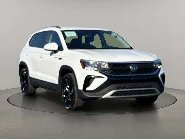 2023 Volkswagen Taos 1.5T SE 4Motion's photo