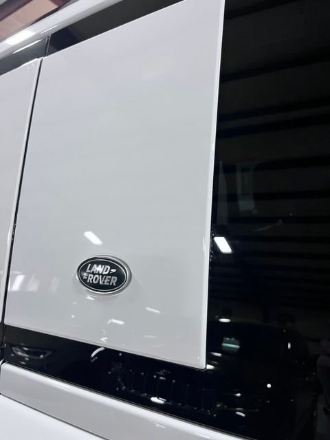 Used 2020 White Land Rover SE image 41