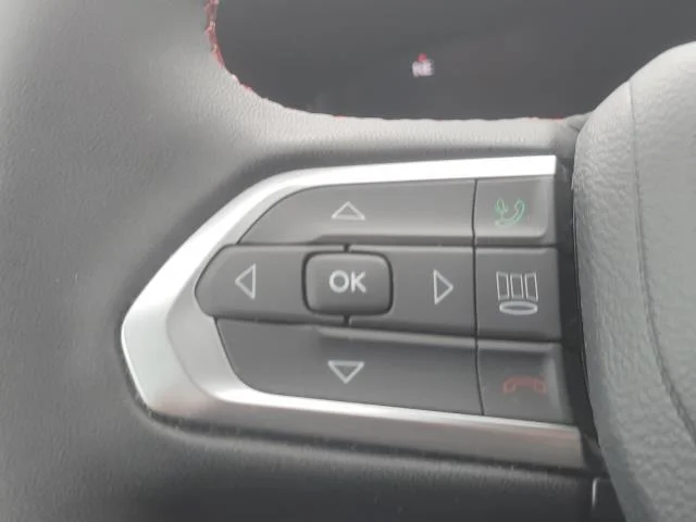 Used 2024 Red Hot Pearlcoat Jeep Trailhawk image 9