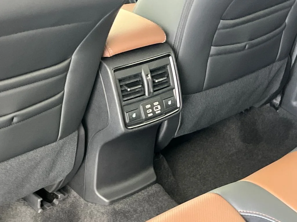New 2026 CRYSTAL BLACK SILICA Subaru Touring image 38