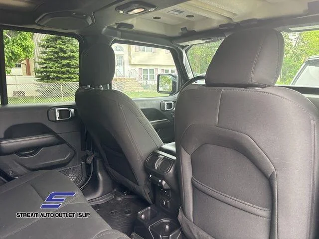 Used 2018 Black Jeep Unlimited Sahara image 15