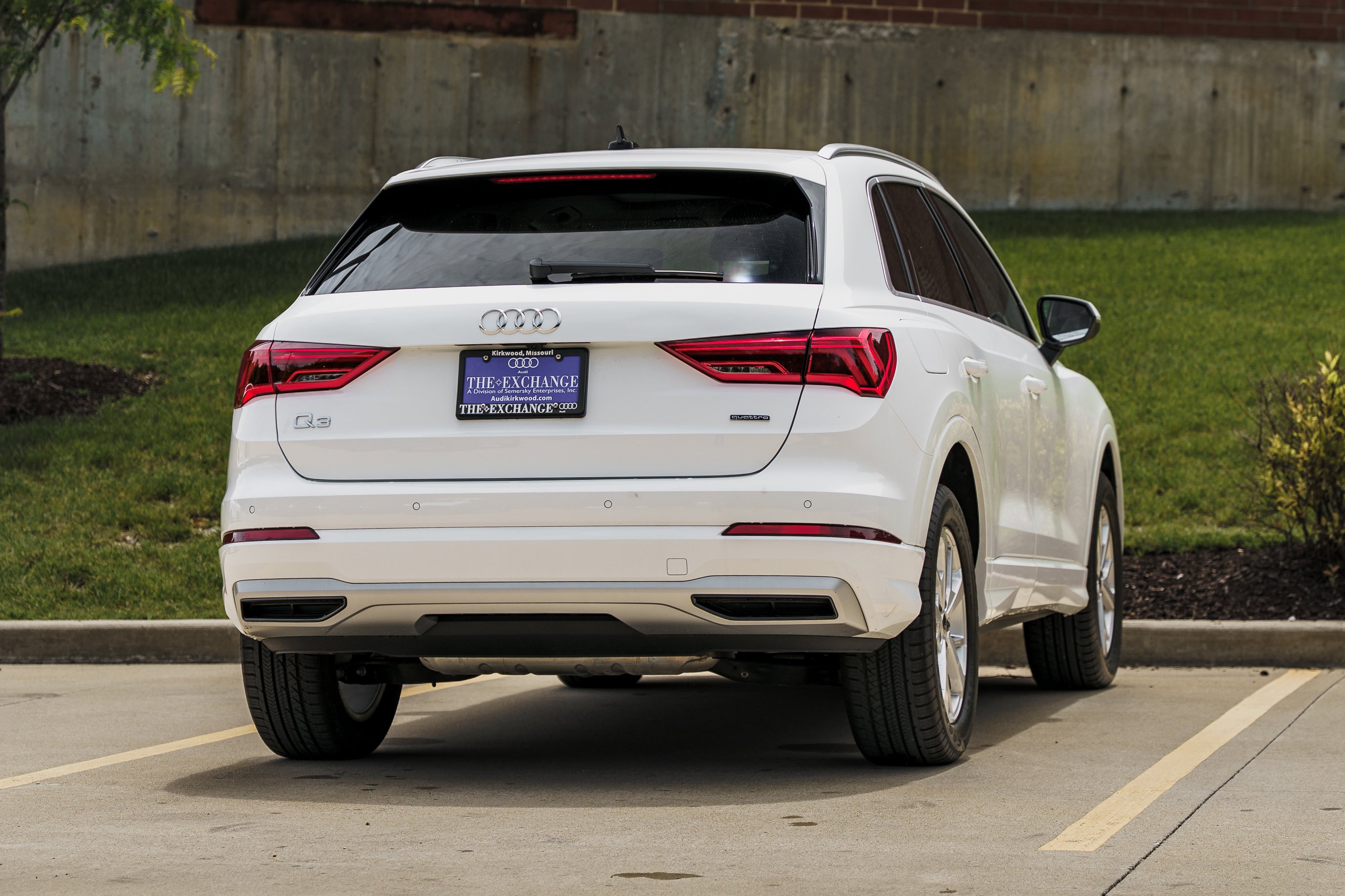 Used 2023 Ibis White Audi Premium image 4