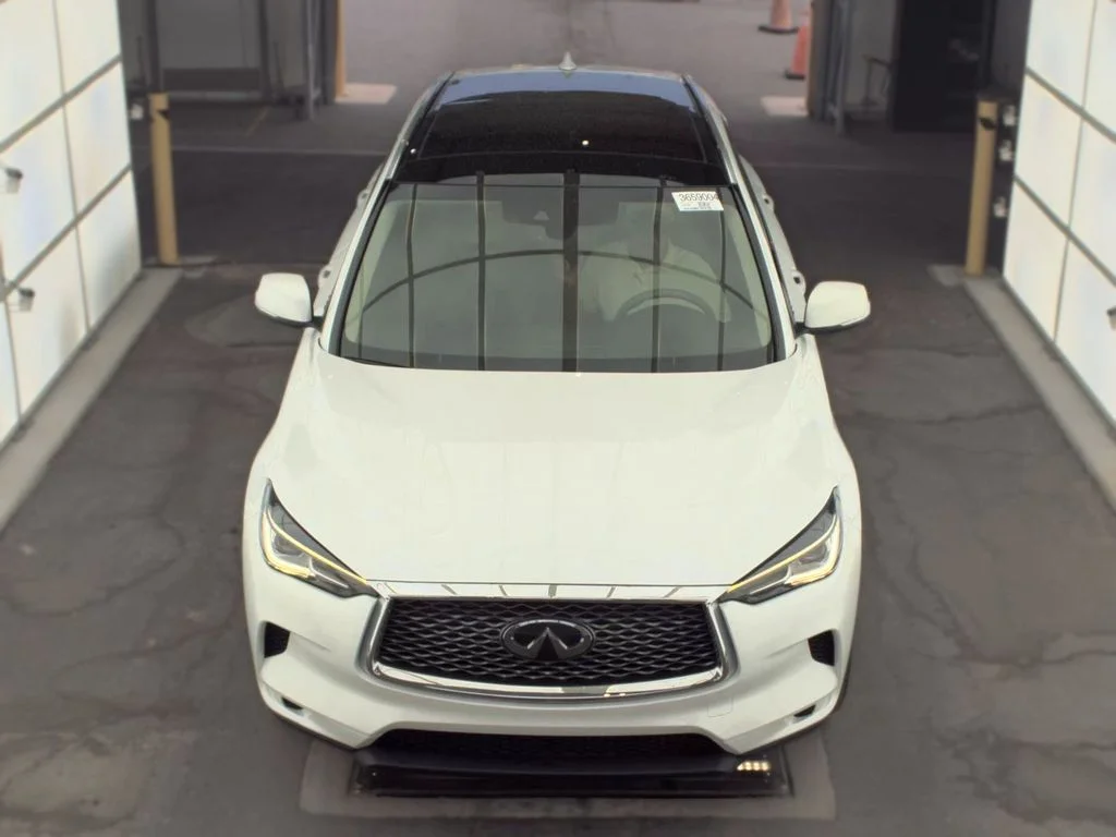 Certified Used 2023 White INFINITI LUXE image 5