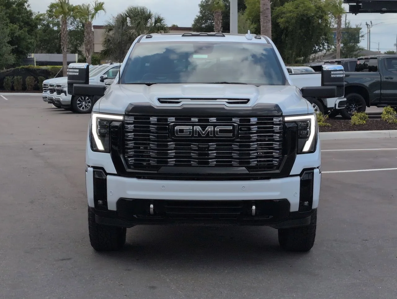 New 2026 Glacier White Tricoat GMC Denali Ultimate image 3