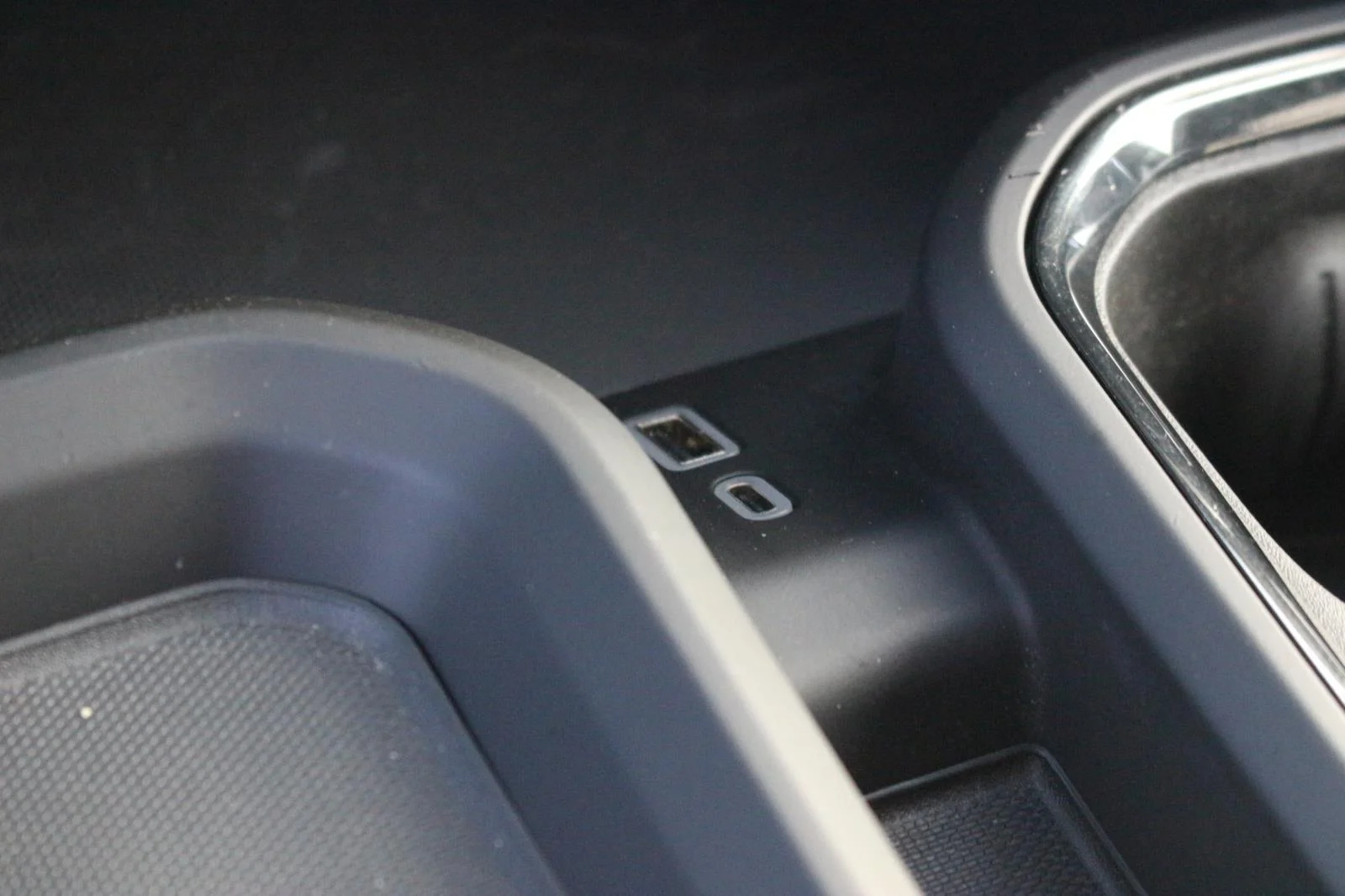 Used 2024 Titanium Rush Metallic GMC AT4X image 30