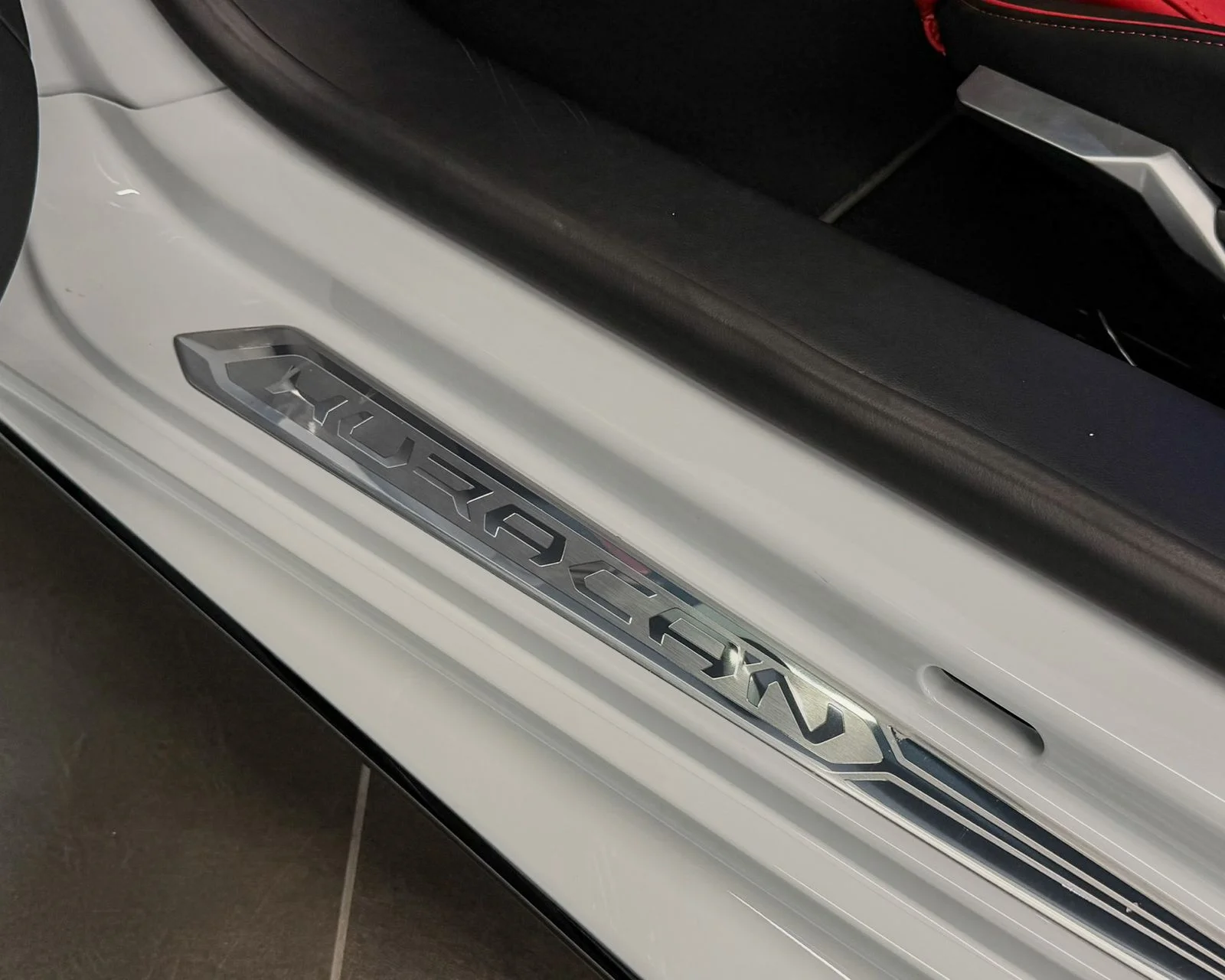 Used 2022  Lamborghini Base image 12