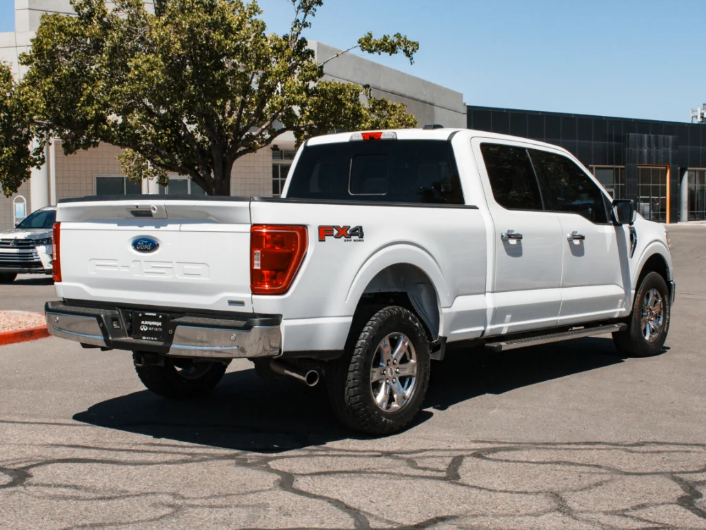 Used 2021 Oxford White Ford XLT image 6