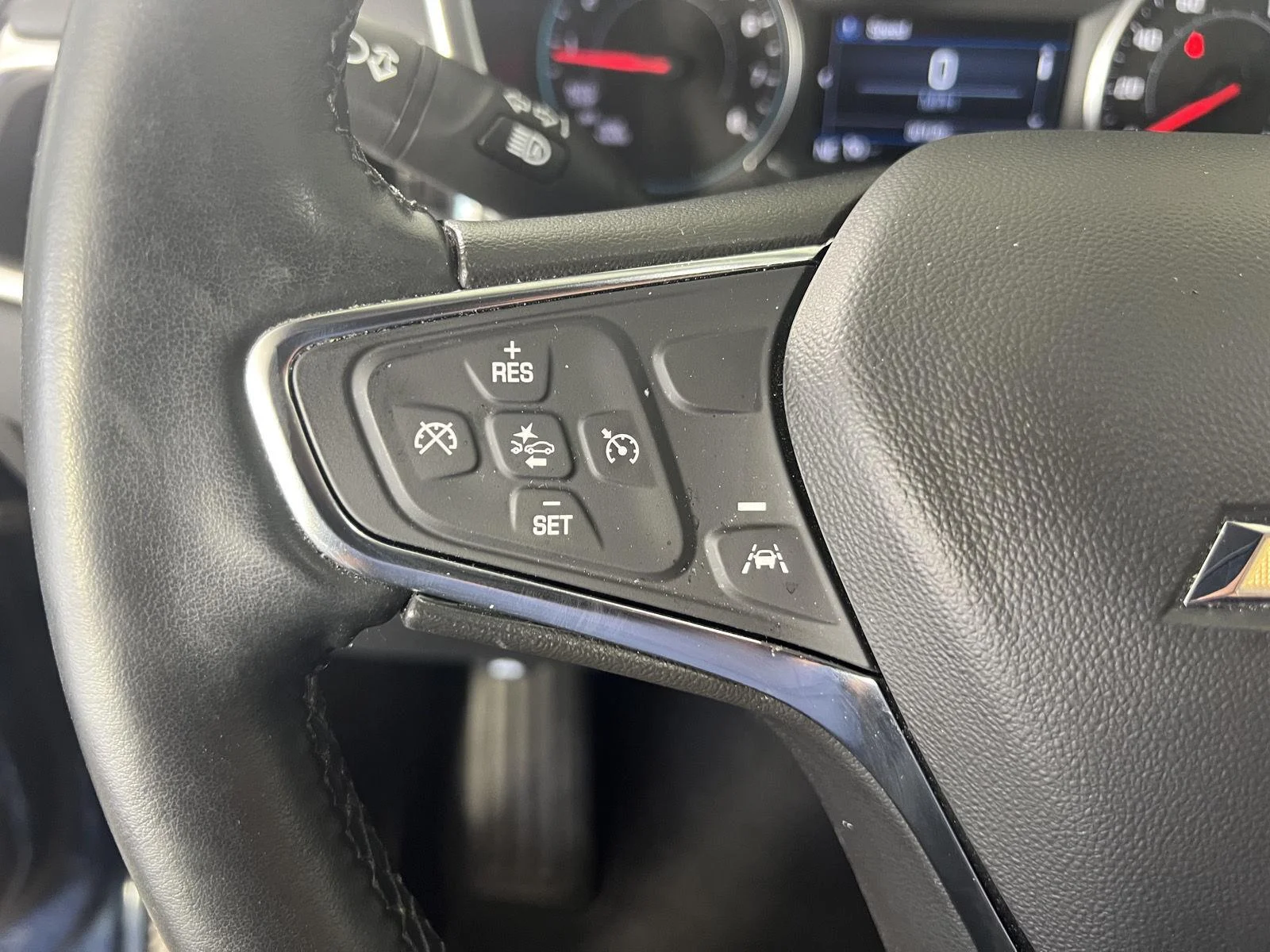 Used 2024 Lakeshore Blue Metallic Chevrolet LT image 9