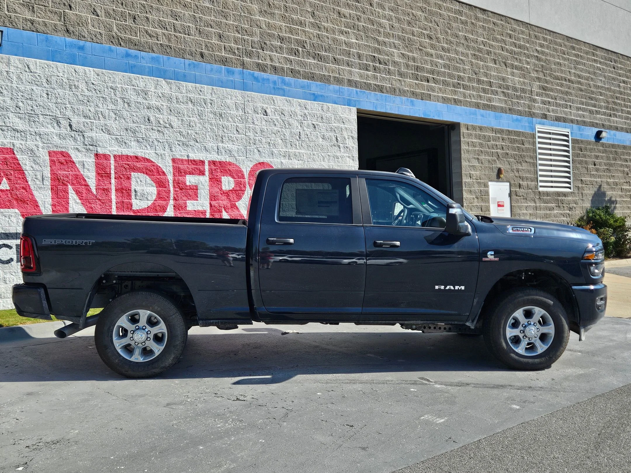 2026 RAM 2500 Big Horn - Photo 8