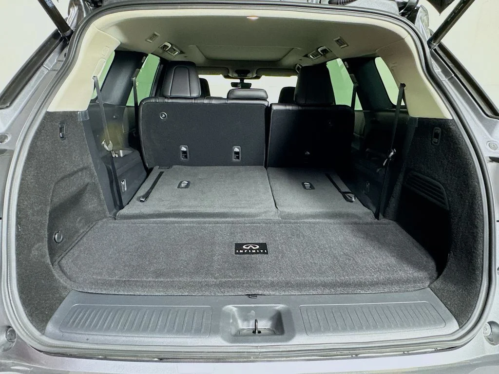 Certified Used 2026 Gray INFINITI LUXE image 33