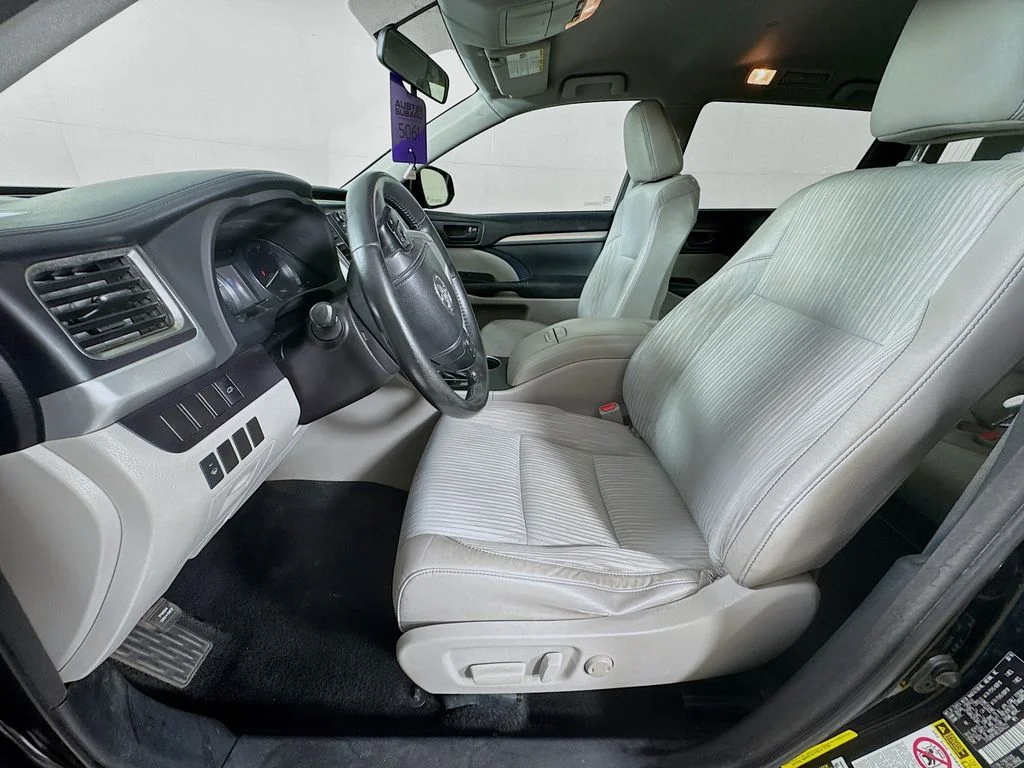 Used 2014 Black Toyota LE Plus V6 image 24