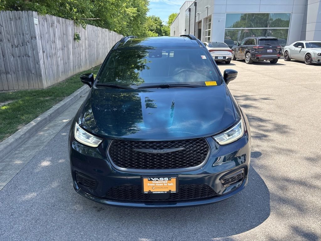 Used 2025 Blue Chrysler Limited image 8