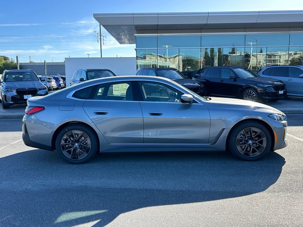 New 2026 Skyscraper Grey Metallic BMW eDrive40 image 6