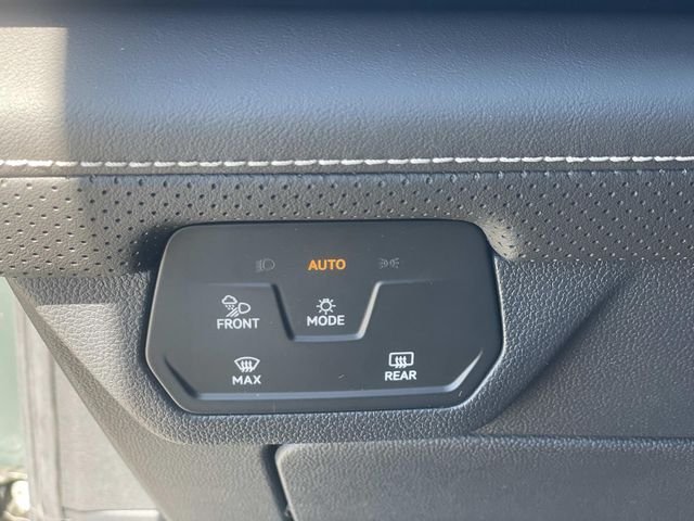 New 2026 Green Volkswagen SE w/Technology image 16