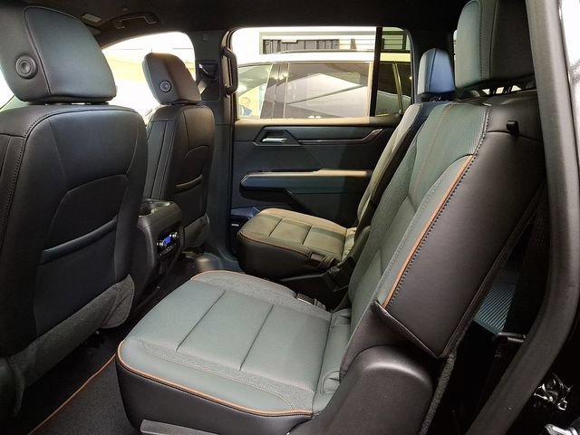 2026 GMC Acadia AT4 - Photo 7
