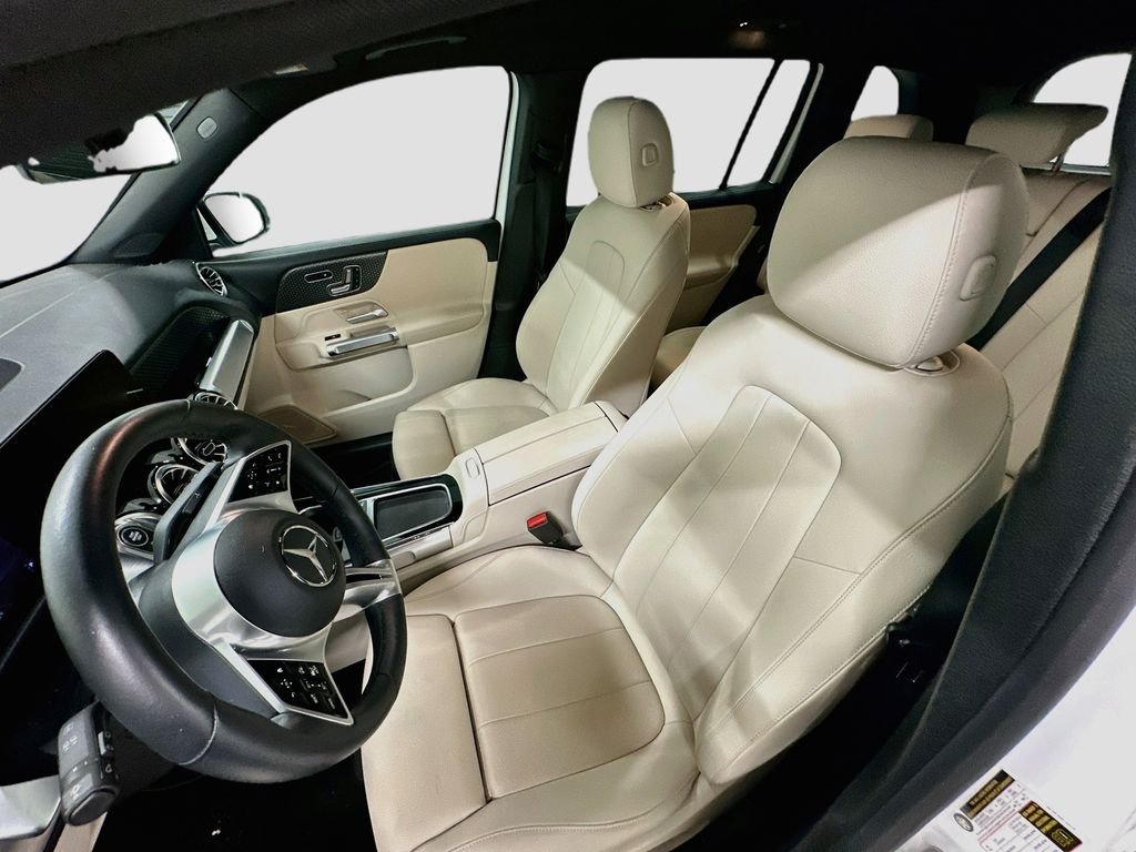 Used 2026 White Mercedes-Benz GLB 250 image 5