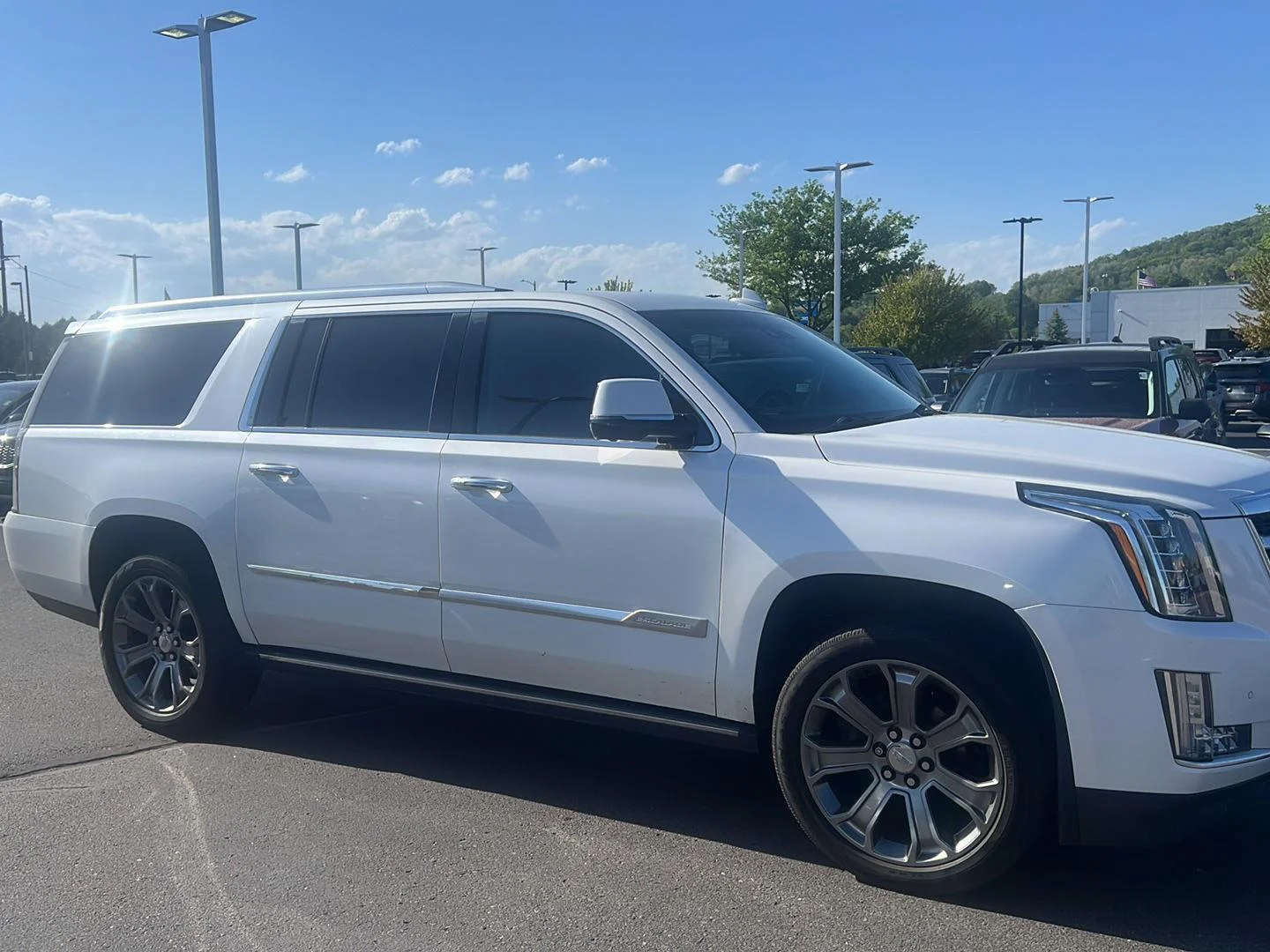 Used 2016 Cadillac Escalade ESV Premium with VIN 1GYS4JKJ8GR261708 for sale in Winona, Minnesota