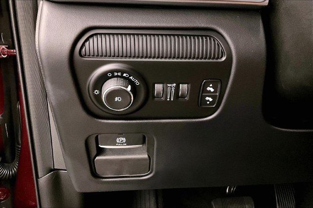 Used 2023 Velvet Red Pearlcoat Jeep Series III image 39