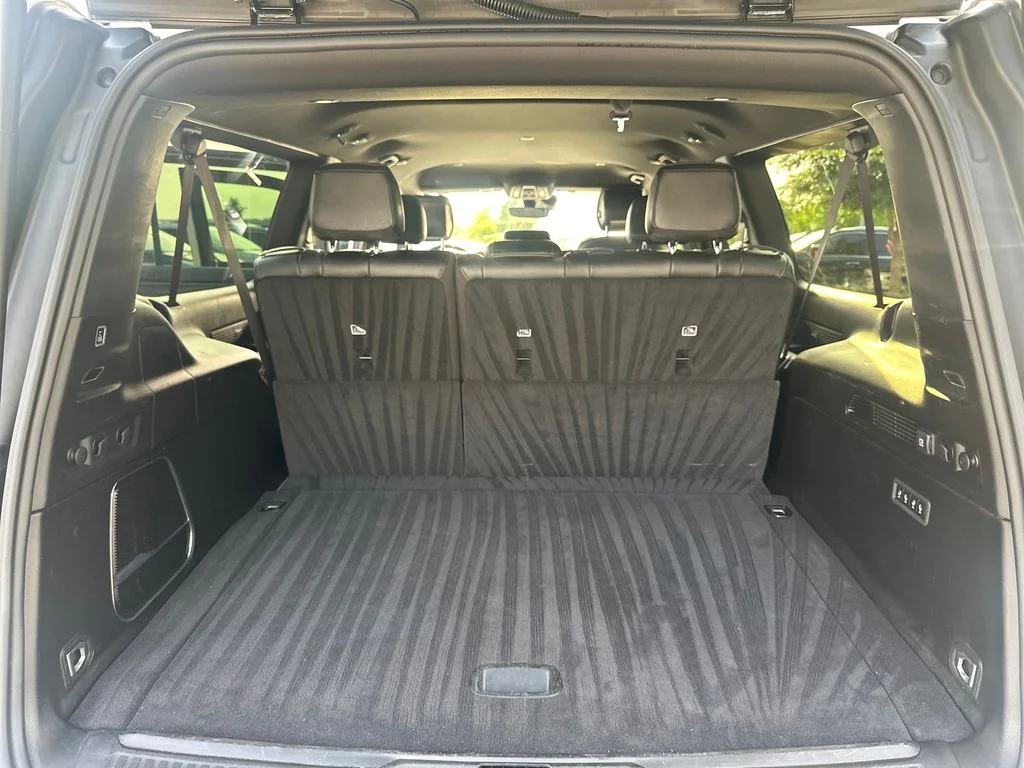 Used 2023 White Jeep Series II image 19