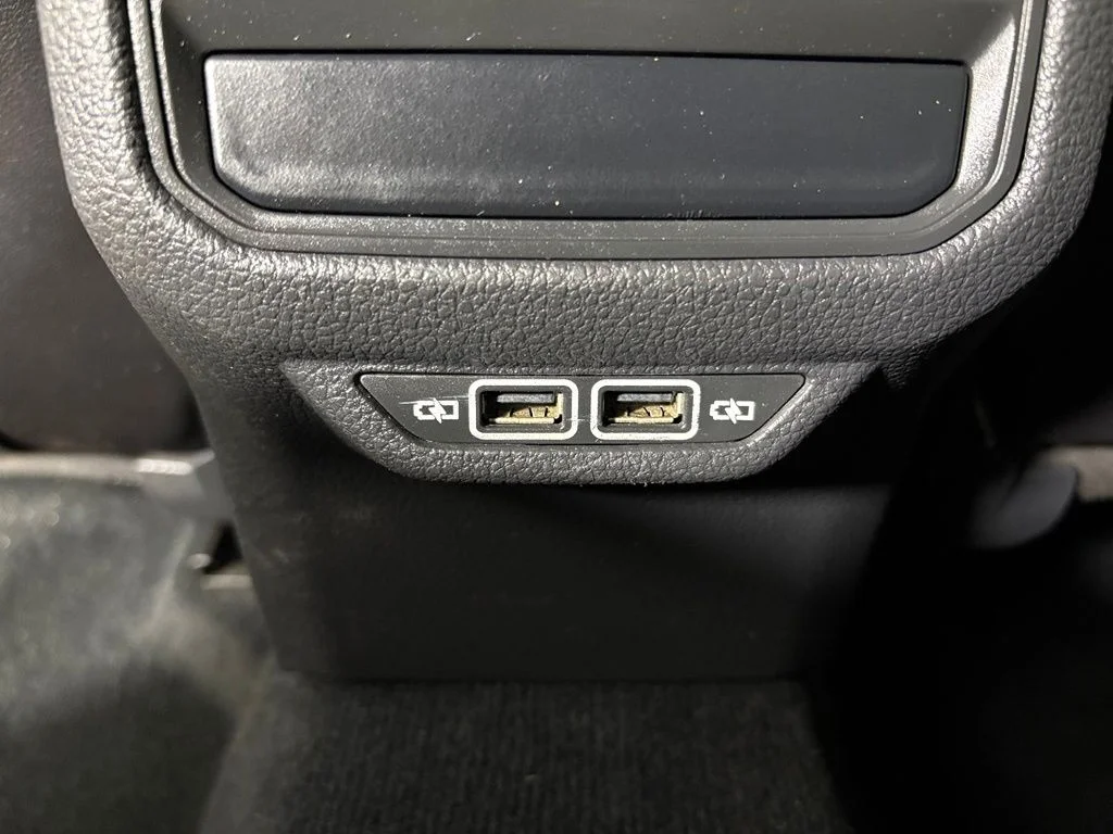Used 2022  Volkswagen 2.0T SE image 31