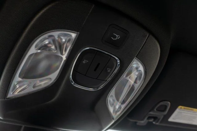 Used 2023 Silver Jeep Latitude image 32