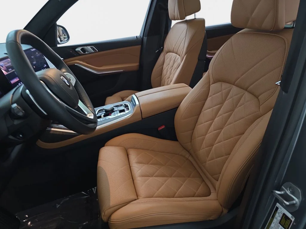 Used 2024 Skyscraper Gray Metallic BMW xDrive40i image 16