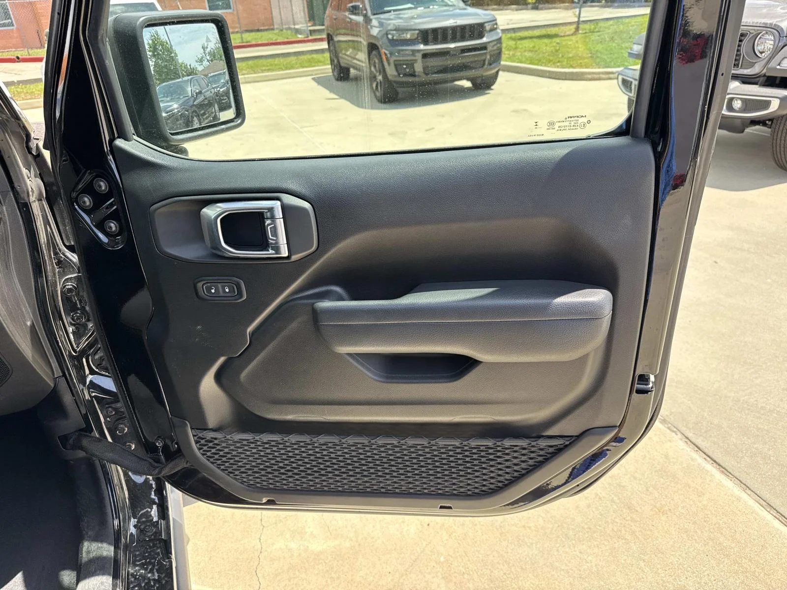 Used 2025 Black Clearcoat Jeep Rubicon 4x4 image 13