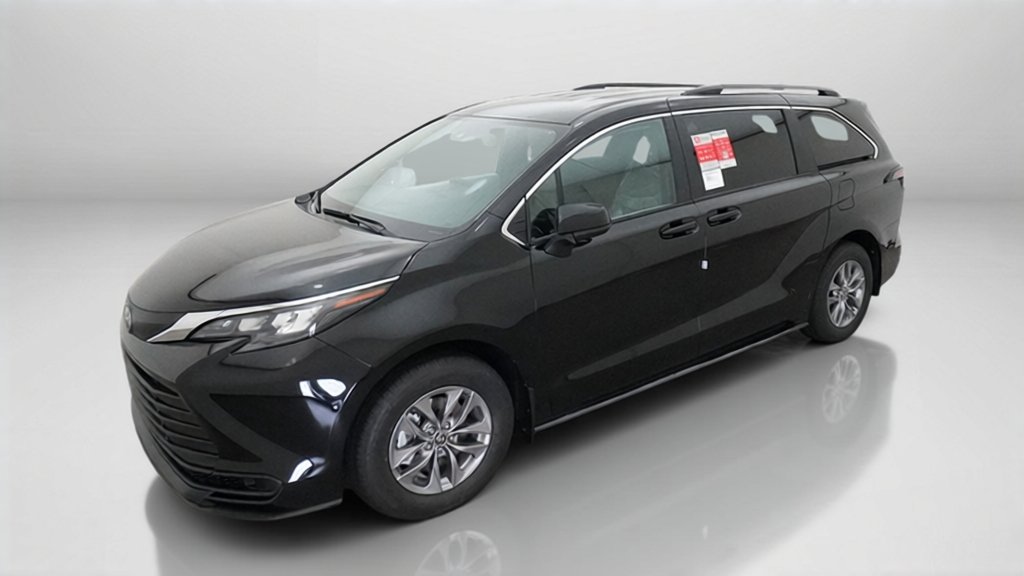 New 2026 Midnight Black Metallic Toyota LE image 31