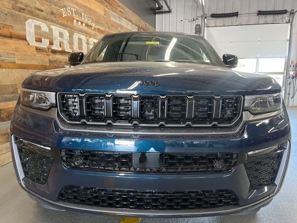 New 2026 Fathom Blue Pearl-Coat Exterior Paint Jeep Summit image 7