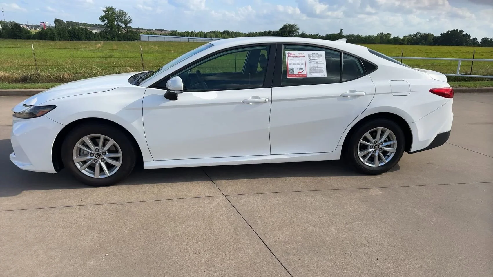 Used 2025 Ice Toyota LE image 6