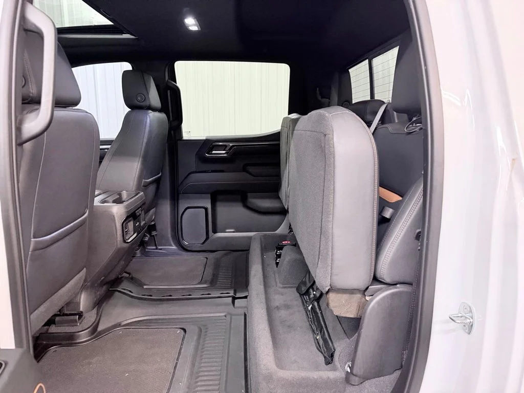 Used 2023 White GMC AT4 image 35