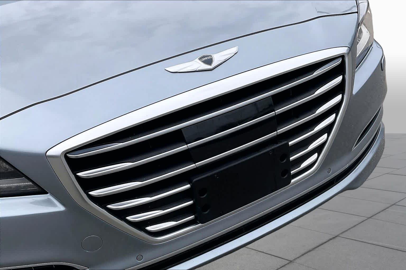 Used 2015 Parisian Gray Hyundai 3.8L image 31