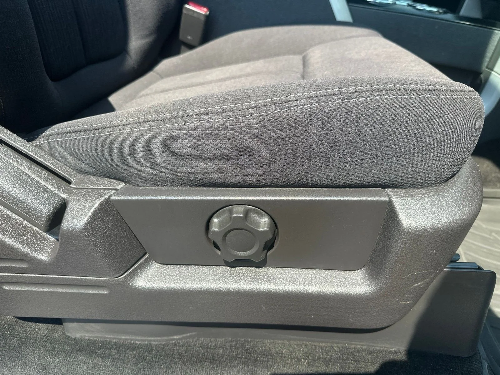 Used 2012 Blue Ford XL image 31