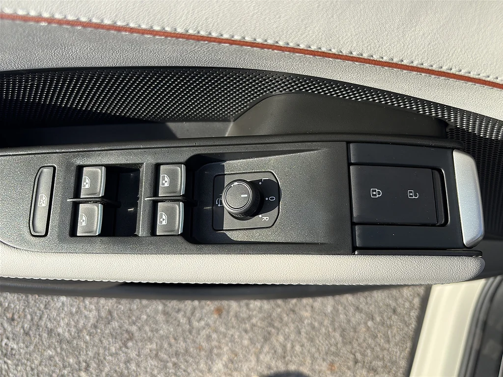 New 2027 Sandstone Volkswagen SEL Premium R-Line 4MOTION image 23