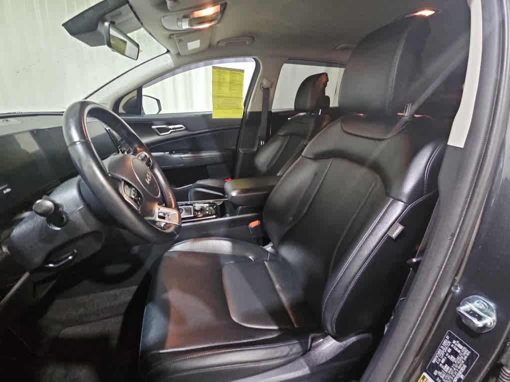 Used 2024 Gravity Gray Kia EX image 11