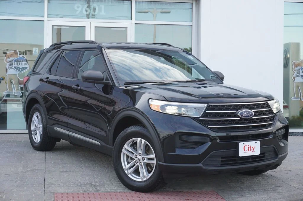 Used 2020 Black Ford XLT image 3