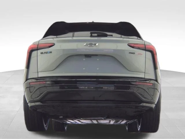 Used 2024 Gray Chevrolet RS image 8