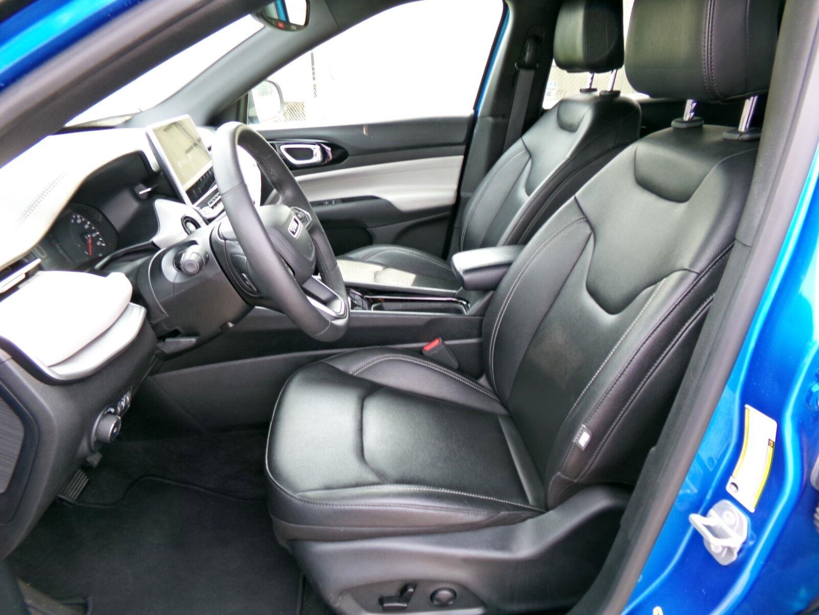 2025 Jeep Compass Limited - Photo 12