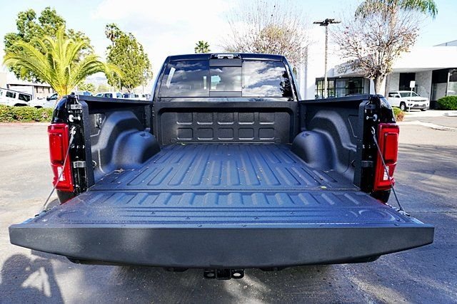 New 2026 Diamond Black Crystal Pearl-Coat Exterior Paint RAM Laramie Night Edition image 20