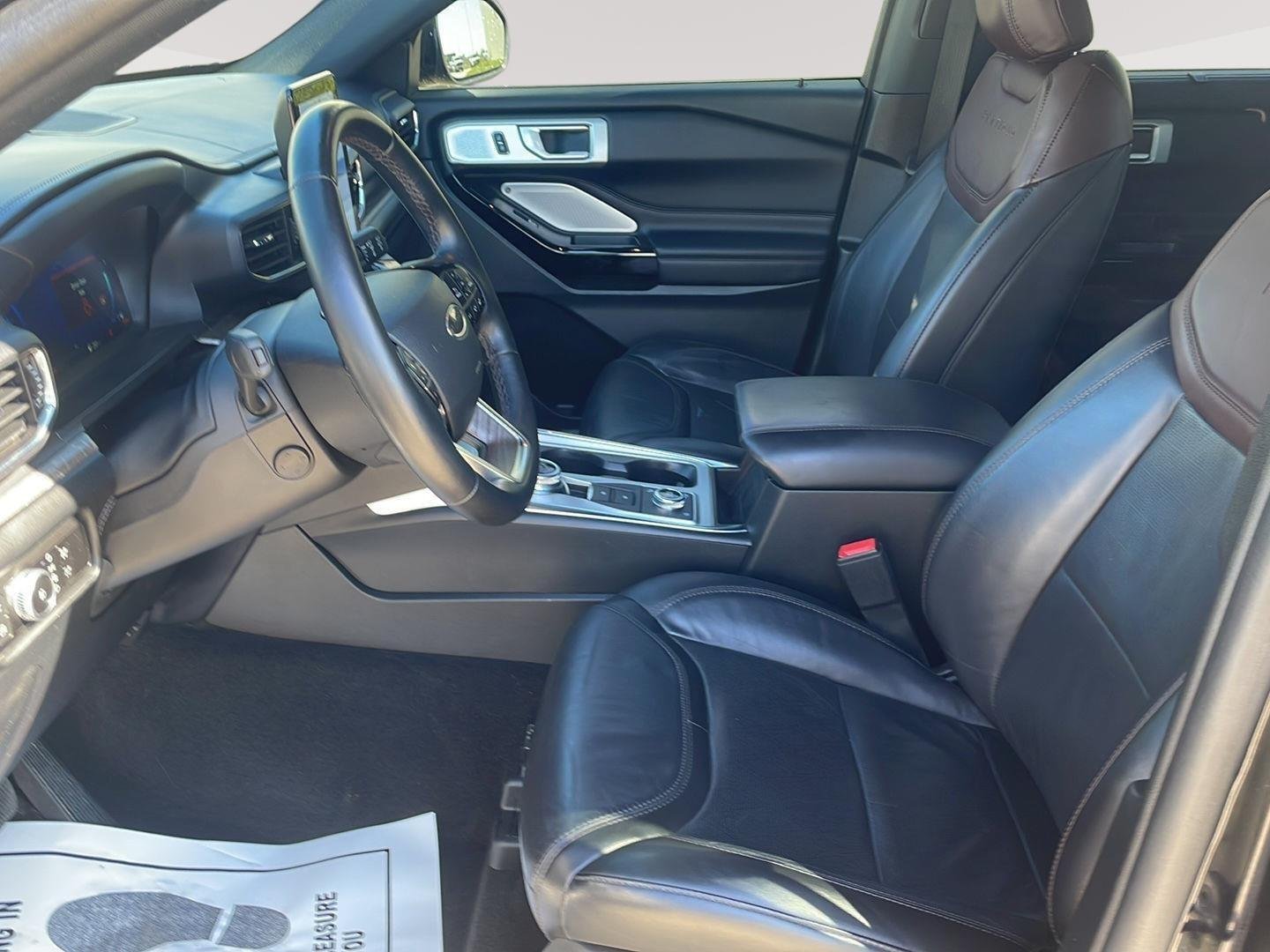 Certified Used 2023 Agate Black Metallic Ford Platinum image 9